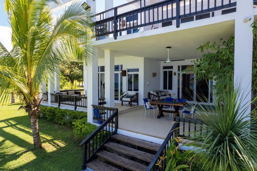 Ivy'S Cove Beach Side Condo - Luxury Villa Whitehouse Zewnętrze zdjęcie