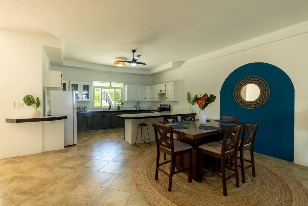 Ivy'S Cove Beach Side Condo - Luxury Villa Whitehouse Zewnętrze zdjęcie