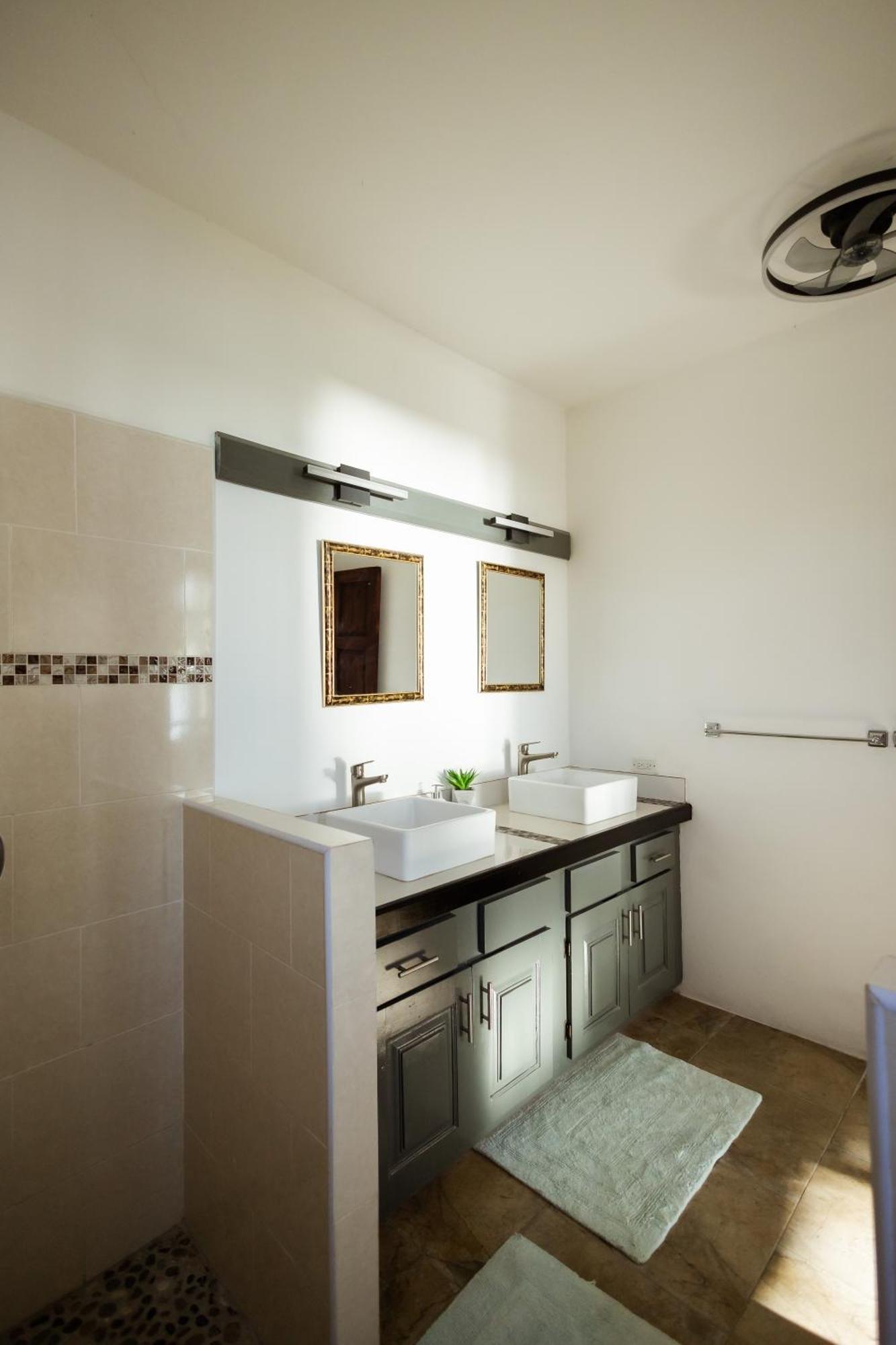 Ivy'S Cove Beach Side Condo - Luxury Villa Whitehouse Zewnętrze zdjęcie